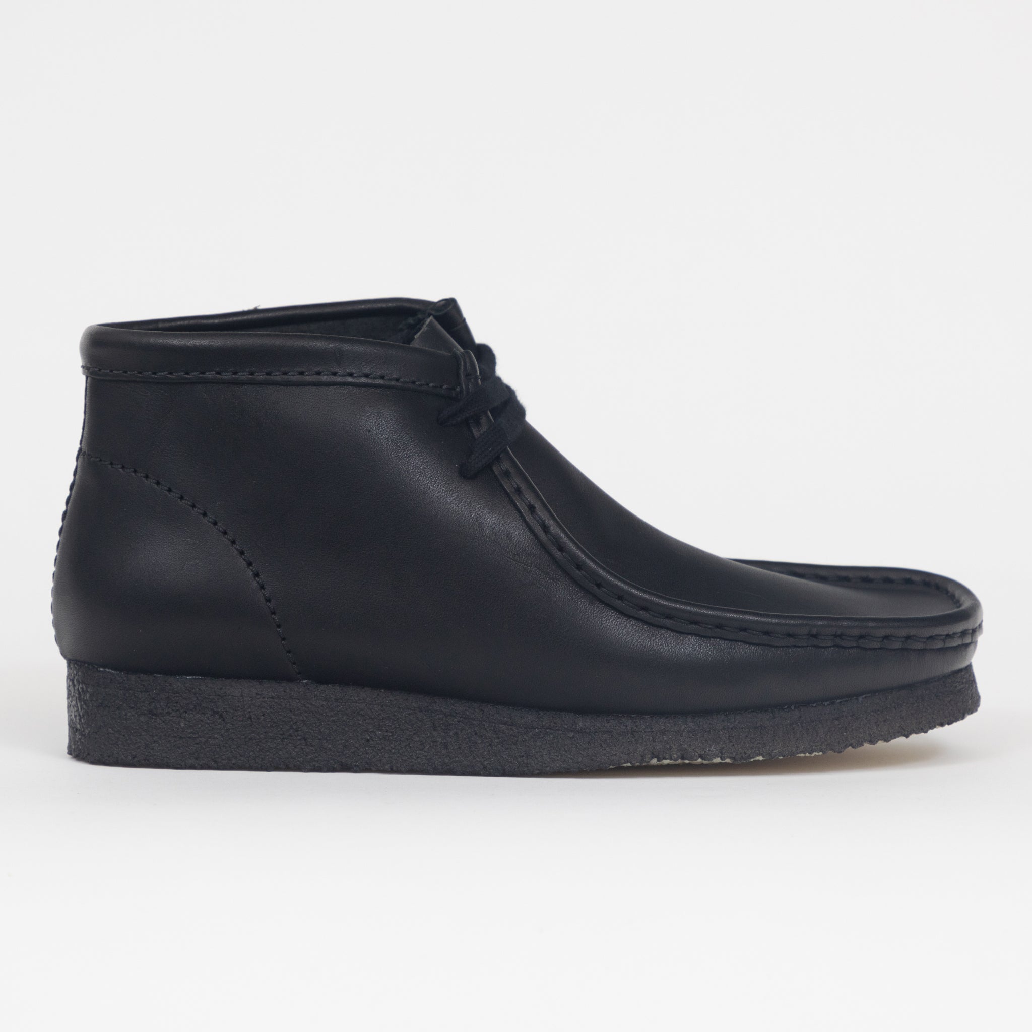 CLARKS ORIGINALS Wallabee Boots in BLACK LEATHER