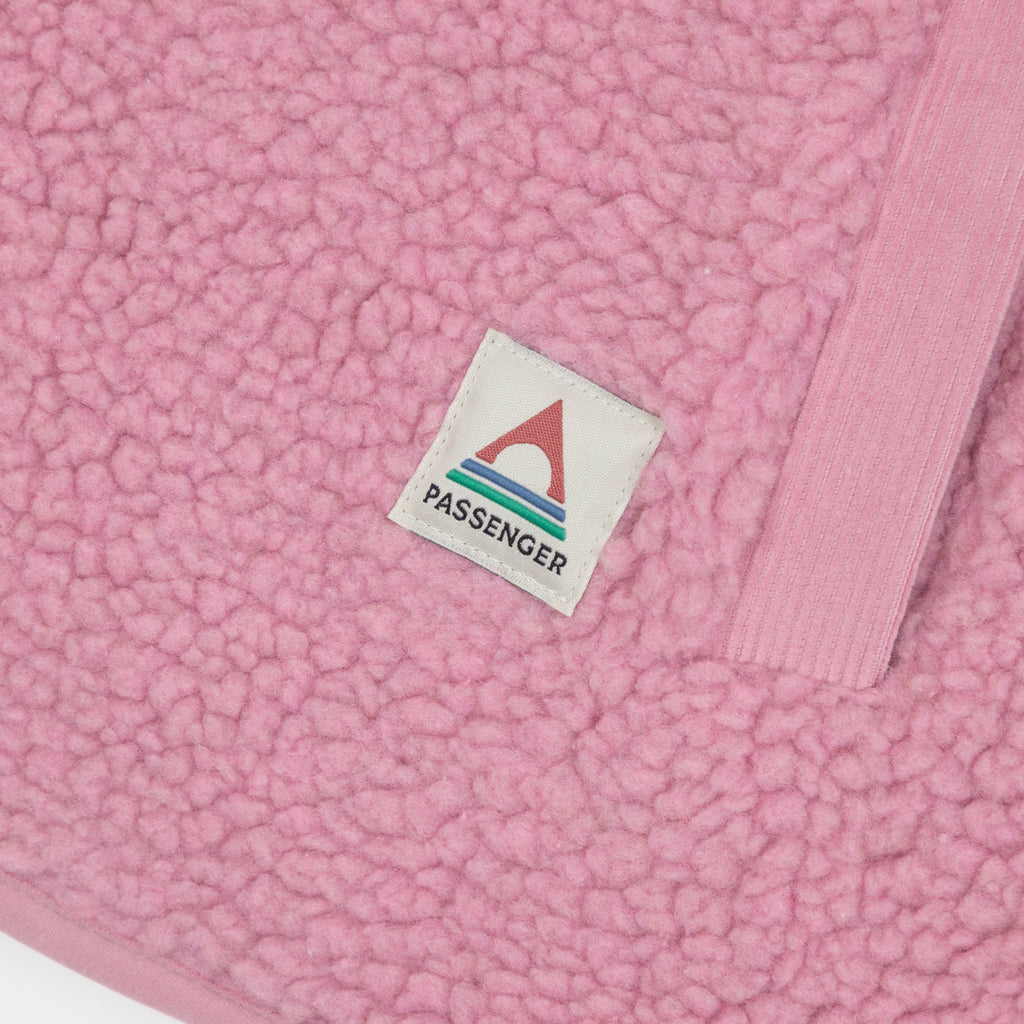 Women's PASSENGER Tawny Collarless Deep-Pile Sherpa Gilet in Pink Haze