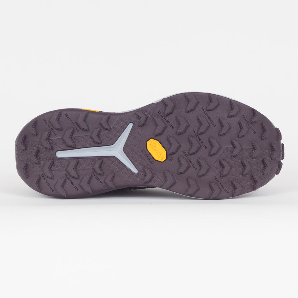 Vibram sole of saucony running trainer