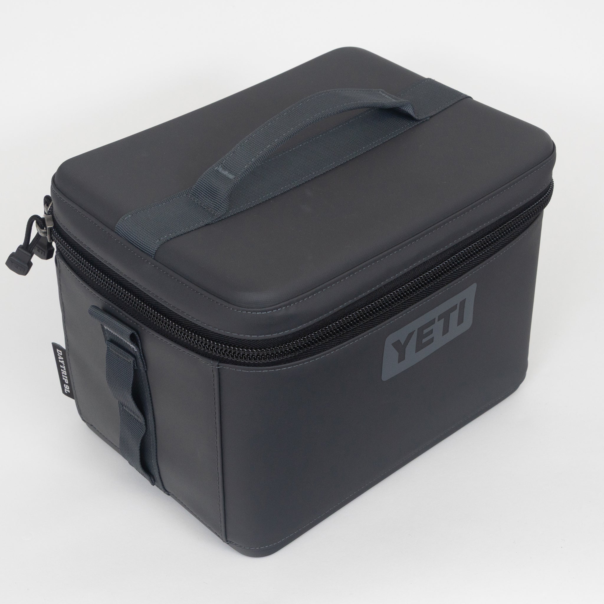 YETI Daytrip 9L Insulated Lunch Bag in Charcoal