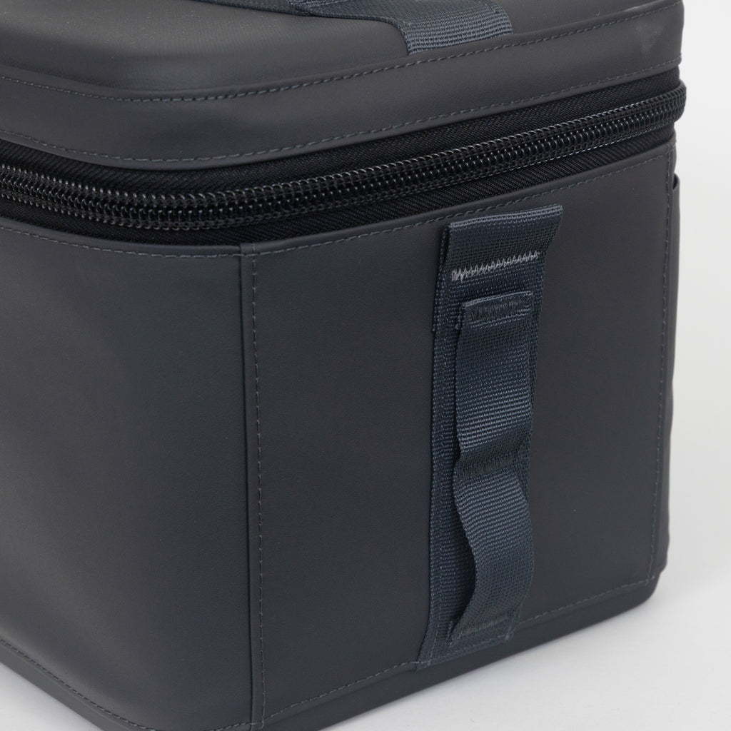 YETI Daytrip 9L Insulated Lunch Bag in Charcoal
