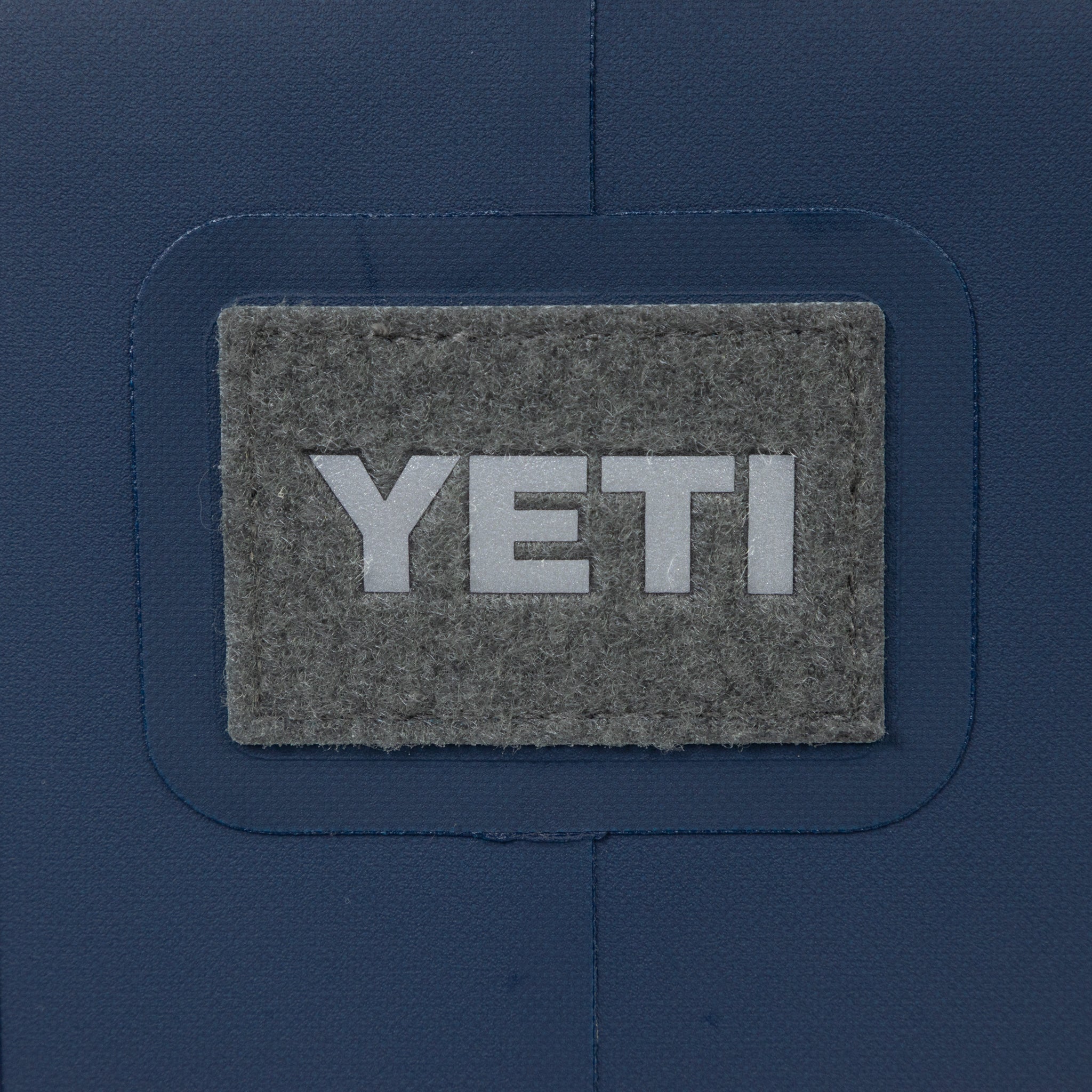 YETI Hopper Flip® 8 Cool Bag in Navy