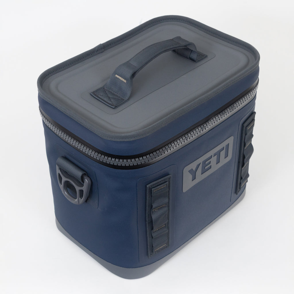 YETI Hopper Flip® 8 Cool Bag in Navy