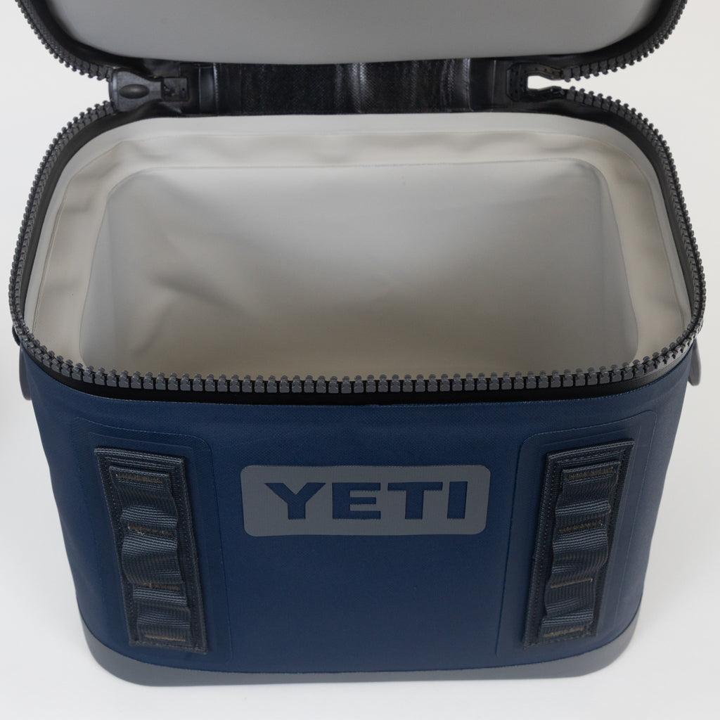YETI Hopper Flip® 8 Cool Bag in Navy