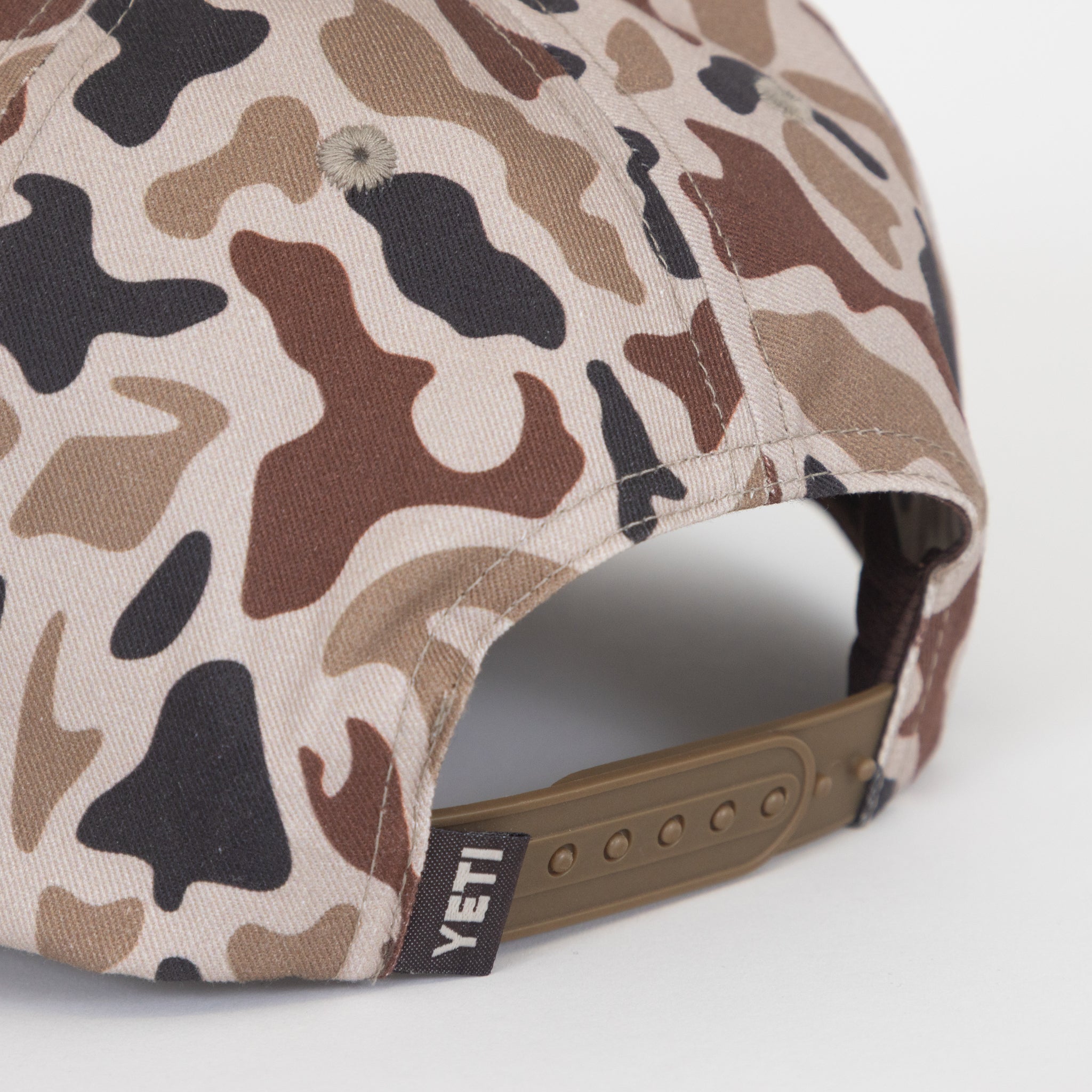 YETI® Mid Pro Flat Brim Hat in Wetlands Camo