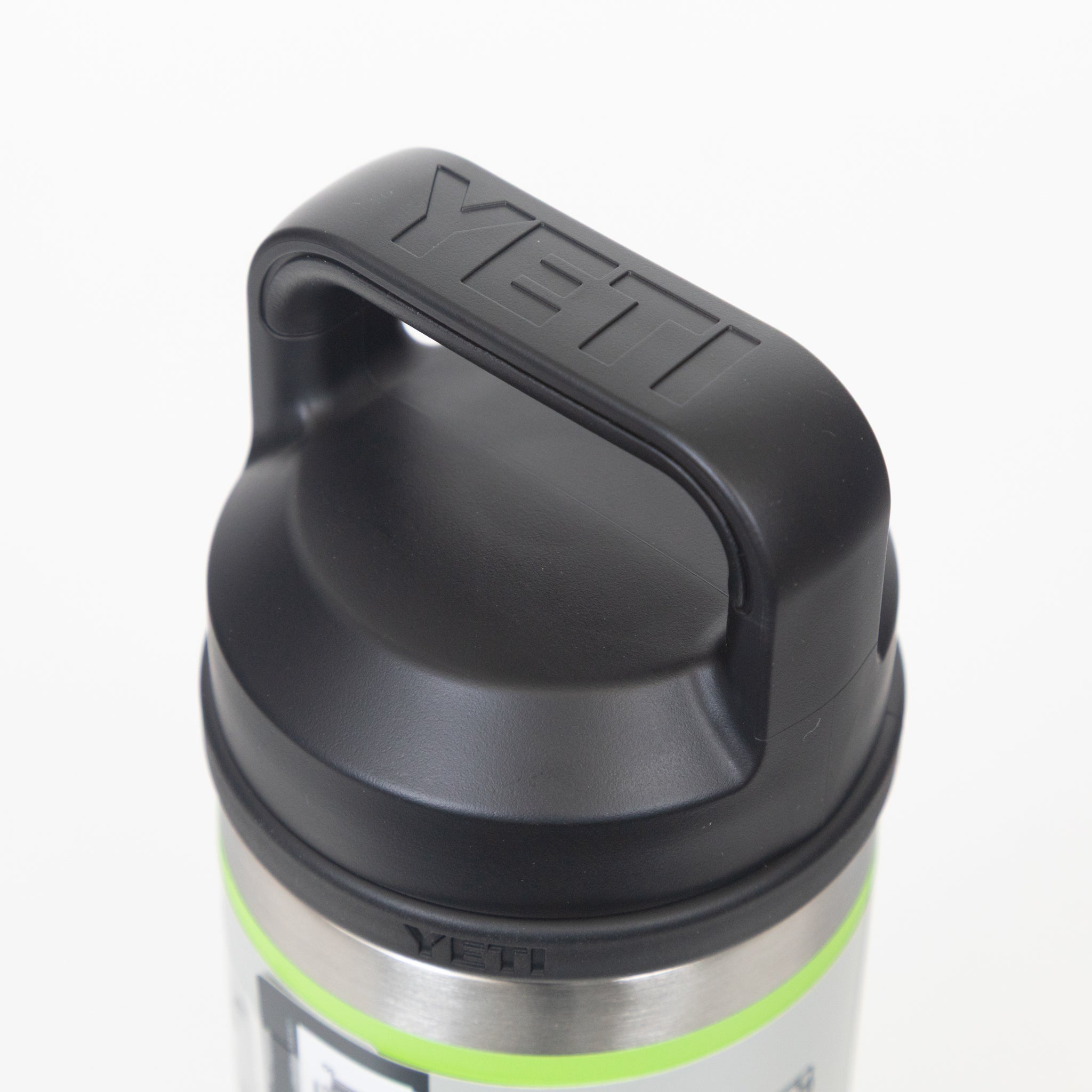 YETI Rambler® 18 oz (532 ml) Bottle with Chug Cap in Venom