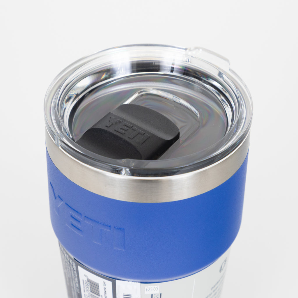YETI Rambler 20 oz (591 ml) Stackable Cup in Royal Blue
