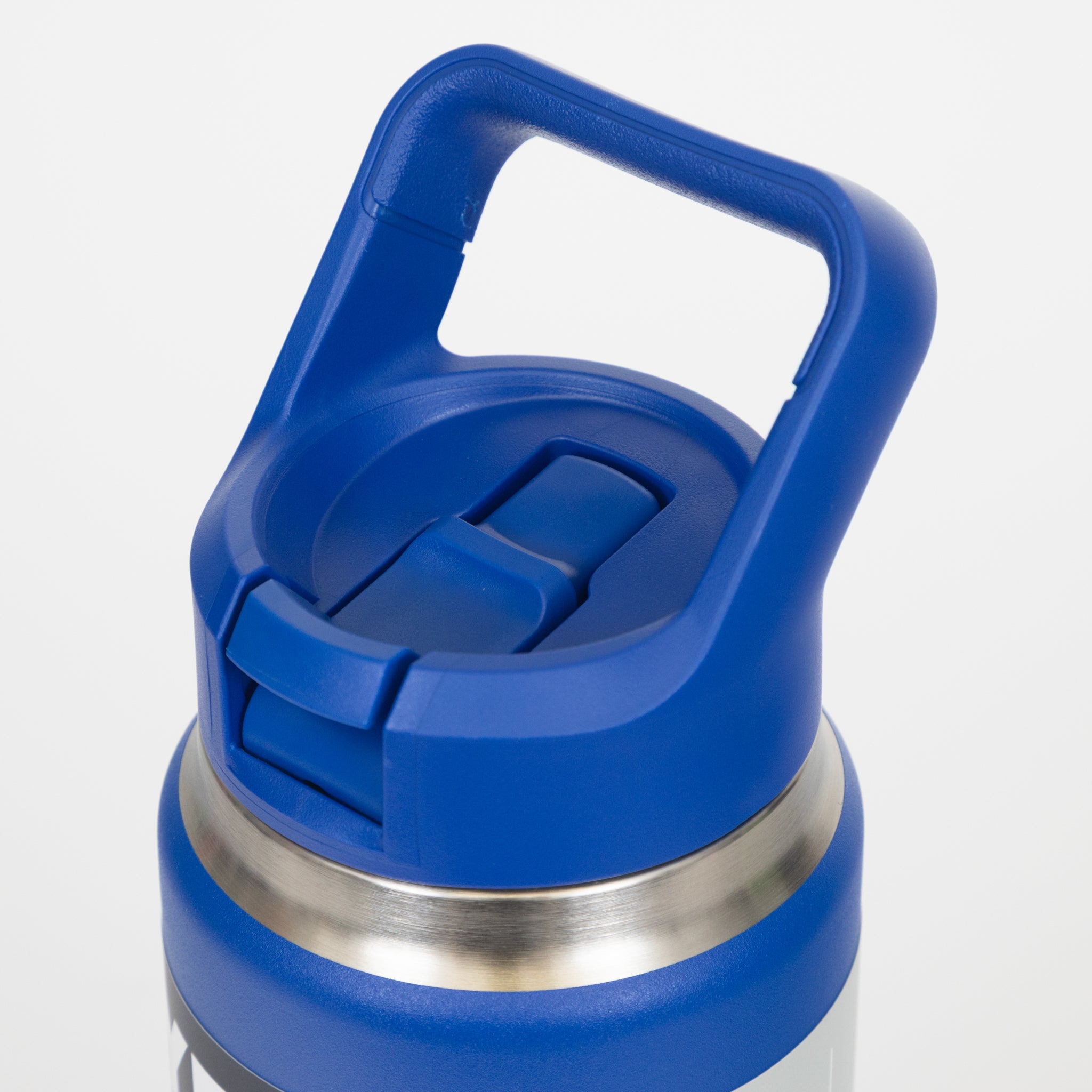 YETI Rambler® 26 oz (769 ml) Bottle With Straw Cap in Royal Blue