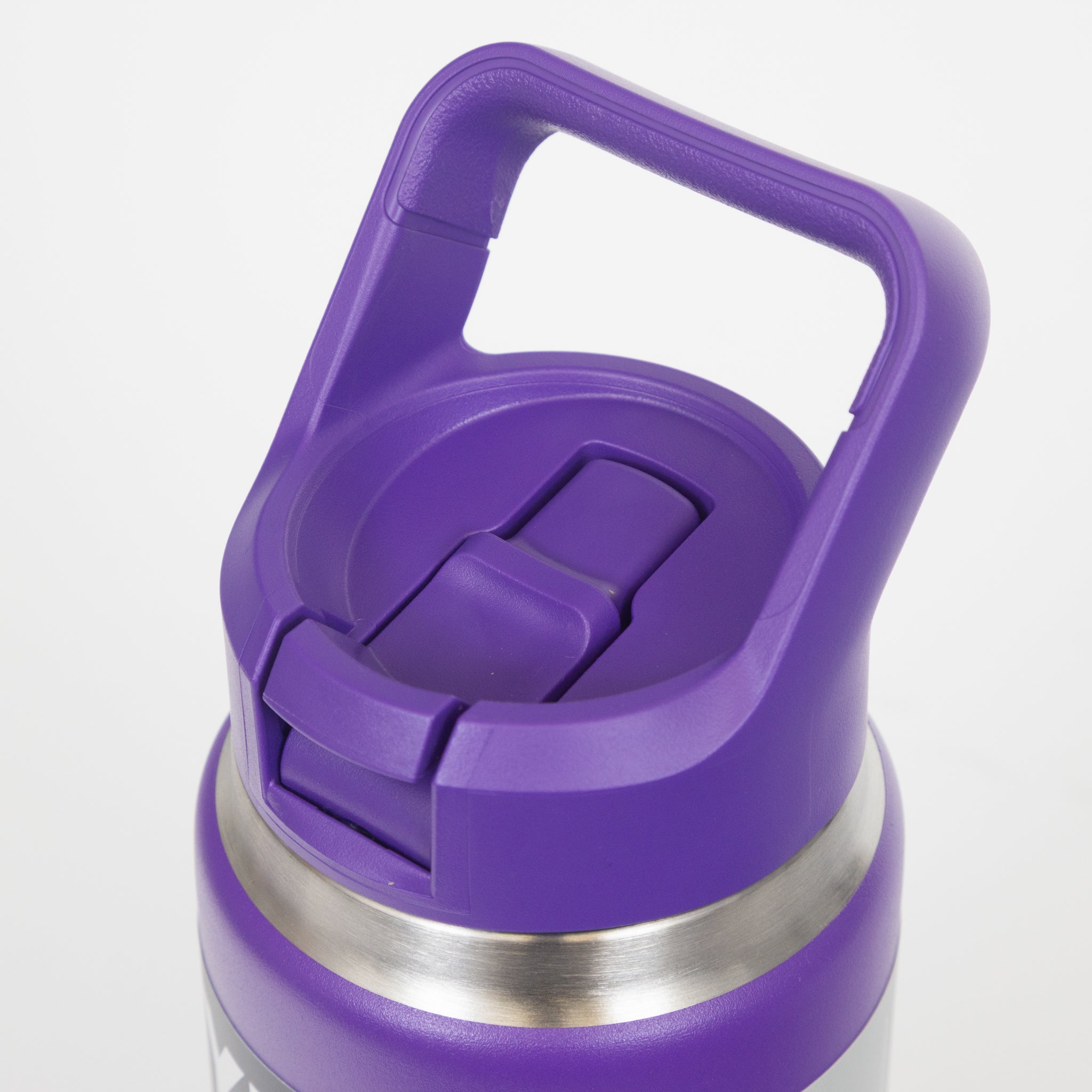 YETI Rambler® 26 oz (769 ml) Bottle With Straw Cap in Pace Purple