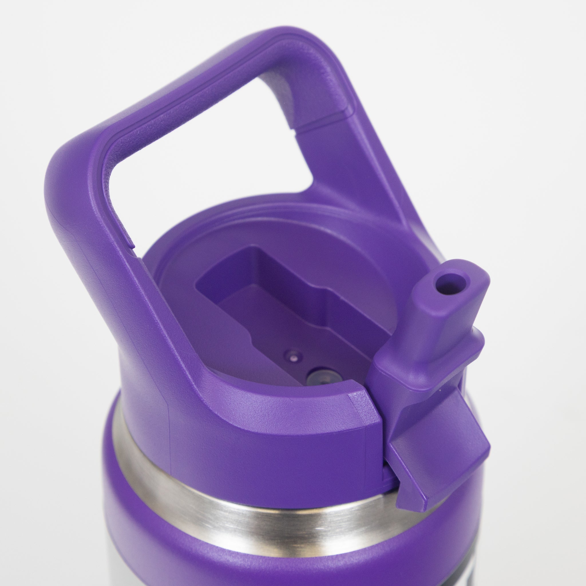 YETI Rambler® 26 oz (769 ml) Bottle With Straw Cap in Pace Purple