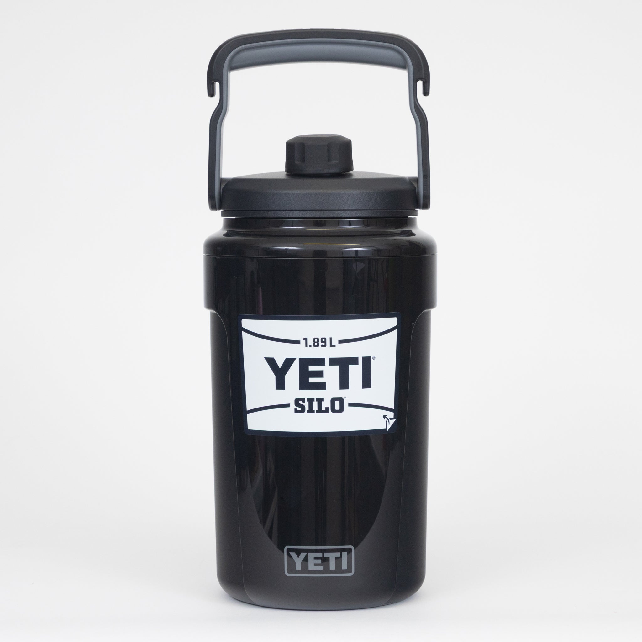 YETI Silo Half Gallon (1.89L) Jug With MagDock Chug Cap in BLACK