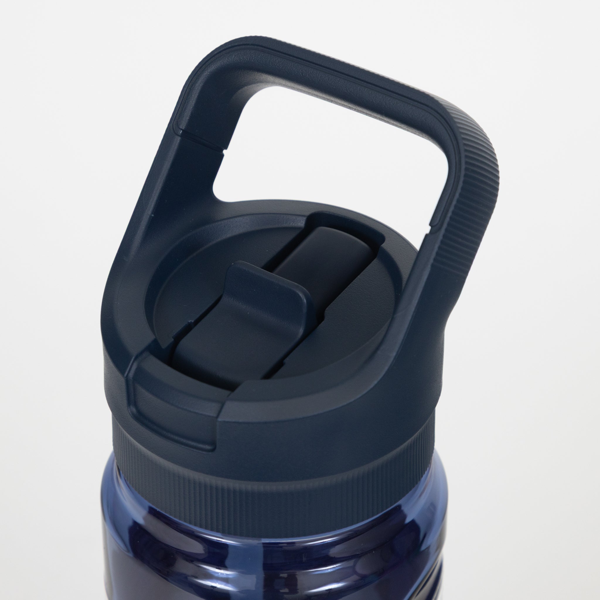 YETI Yonder 25 oz (750 ml) Tether Water Bottle in Navy