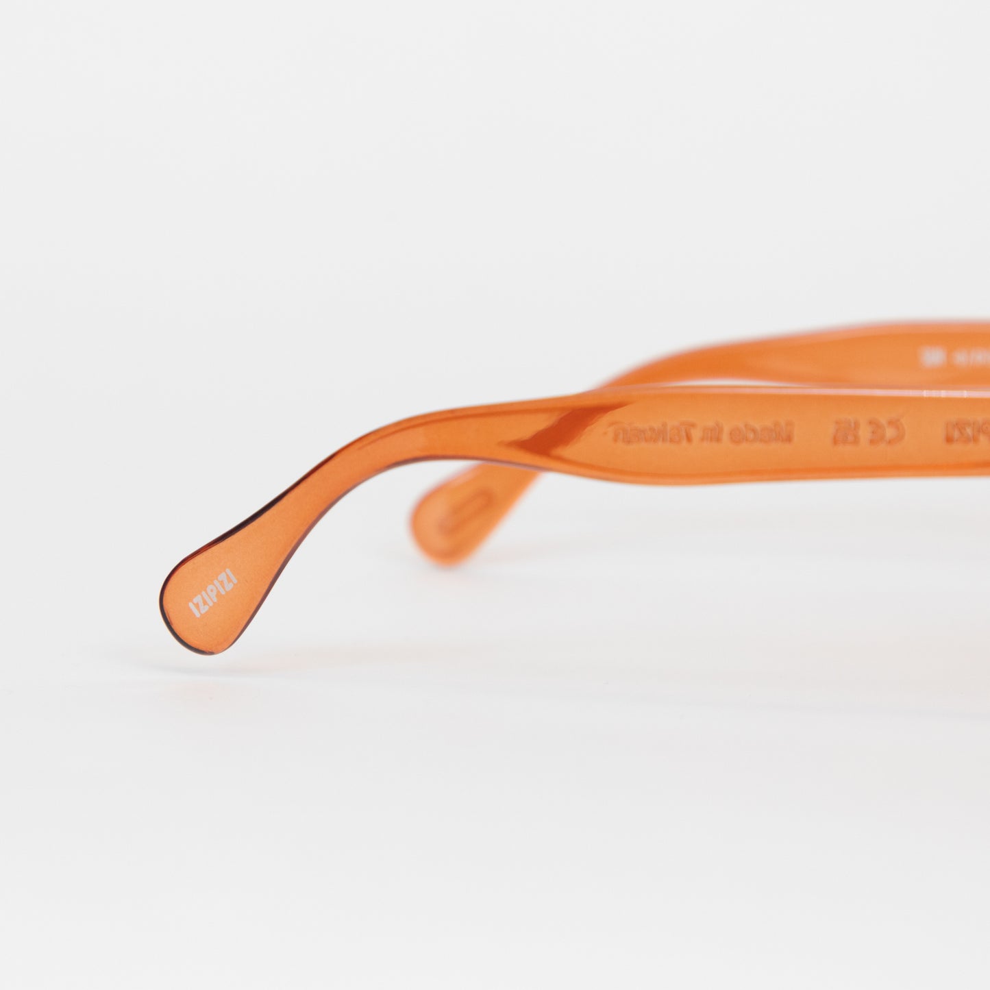 IZIPIZI #C The Retro Sunglasses in ORANGE SMASH