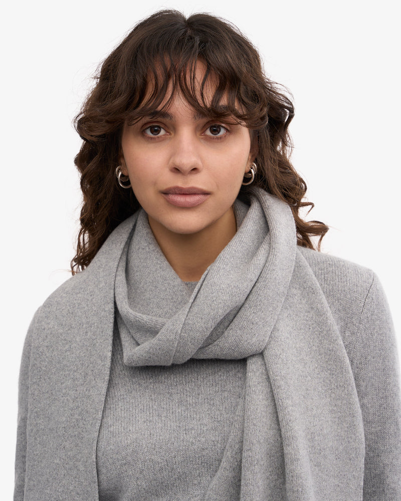 COLORFUL STANDARD Merino Wool Scarf in HEATHER GREY