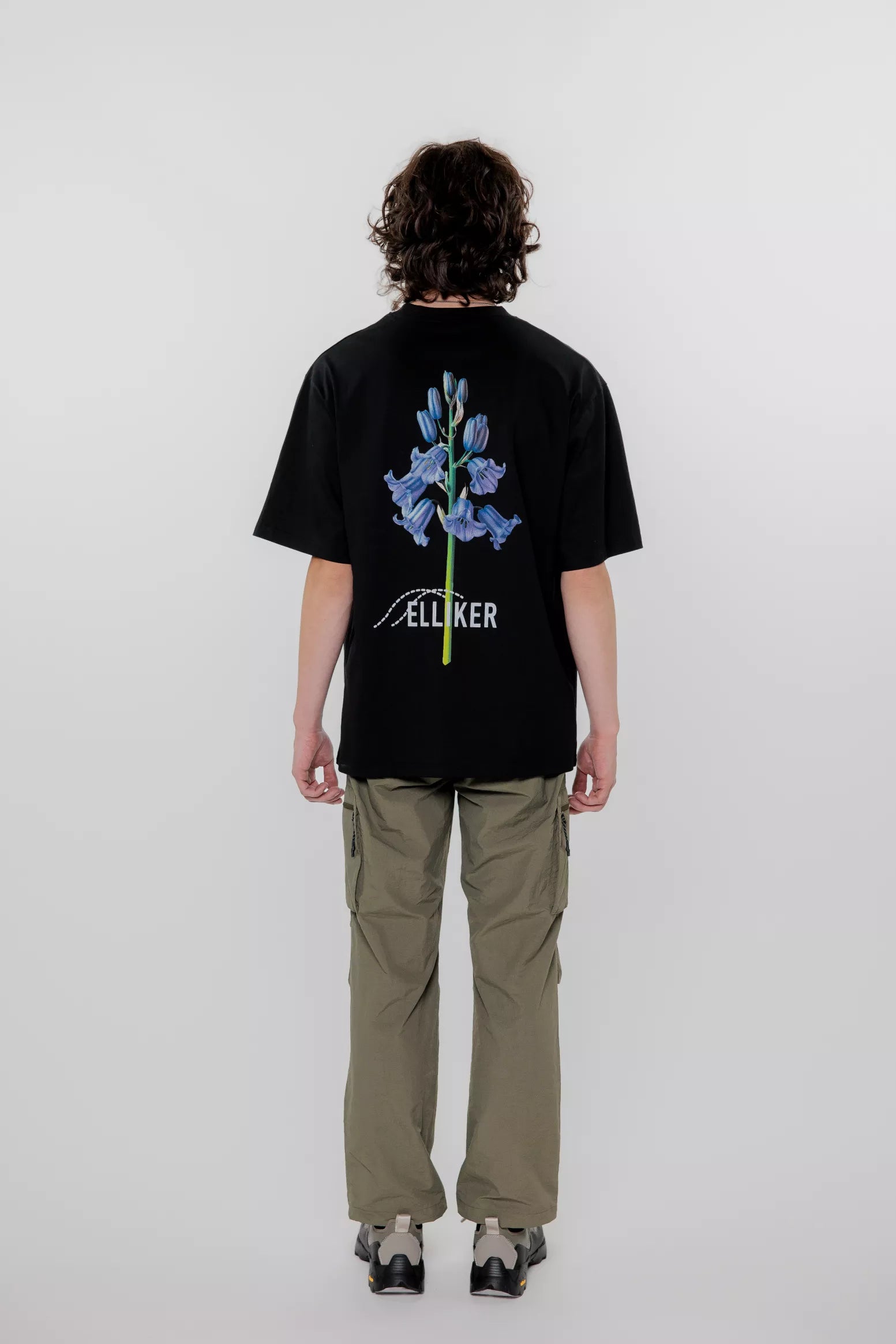 ELLIKER Rill Bluebell Print Short Sleeve T-Shirt in BLACK