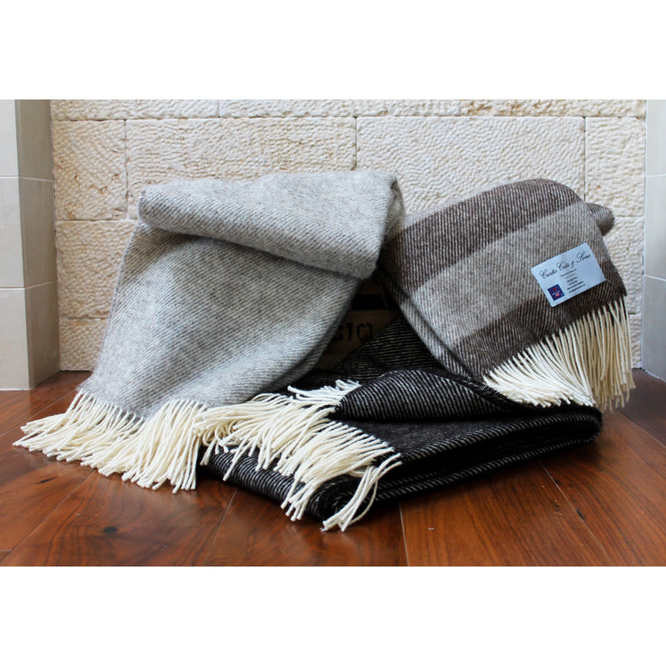 ADAM CURTIS Best of British Wool Throw in BLACK