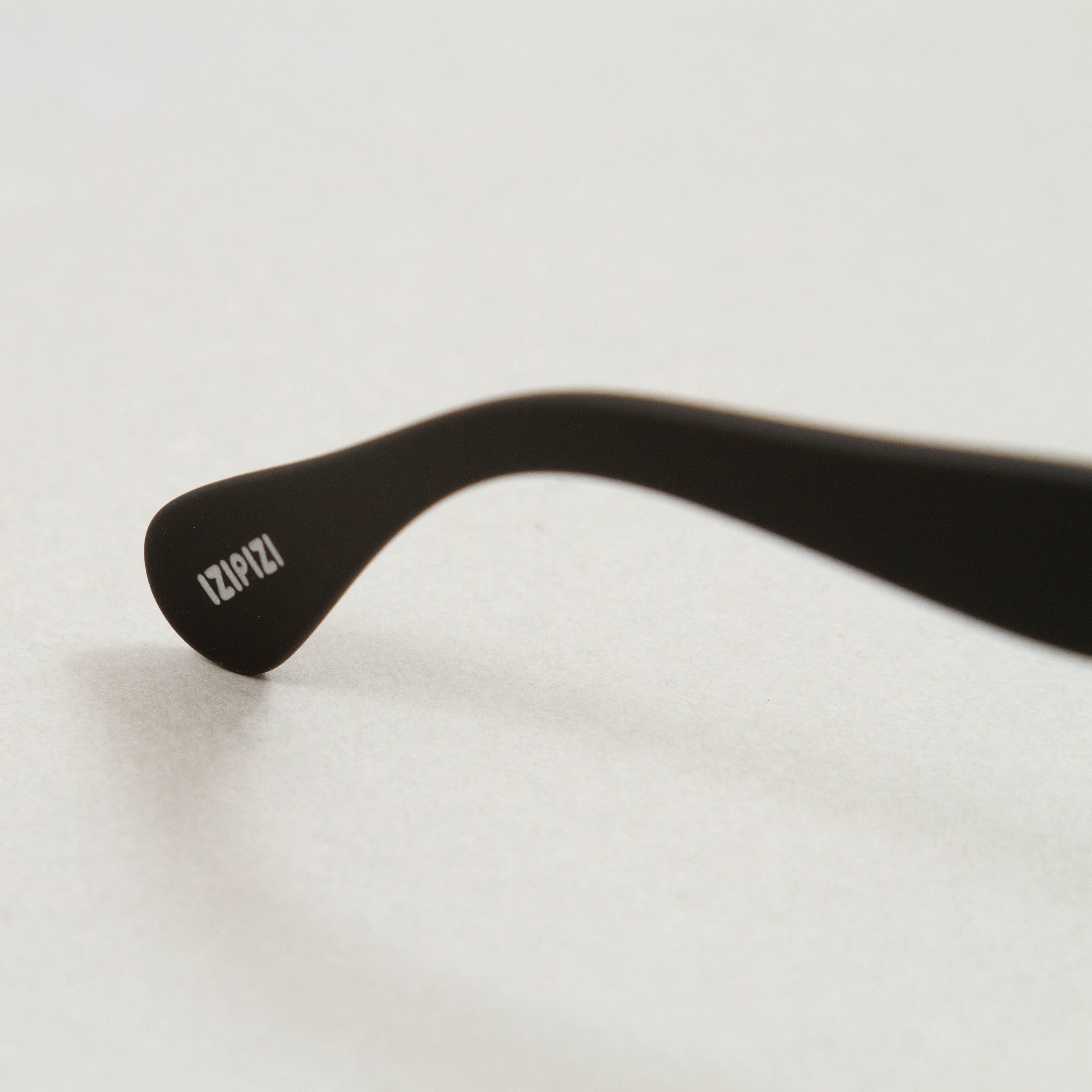 #C The Retro Sunglasses in BLACKIZIPIZI - CACTWS