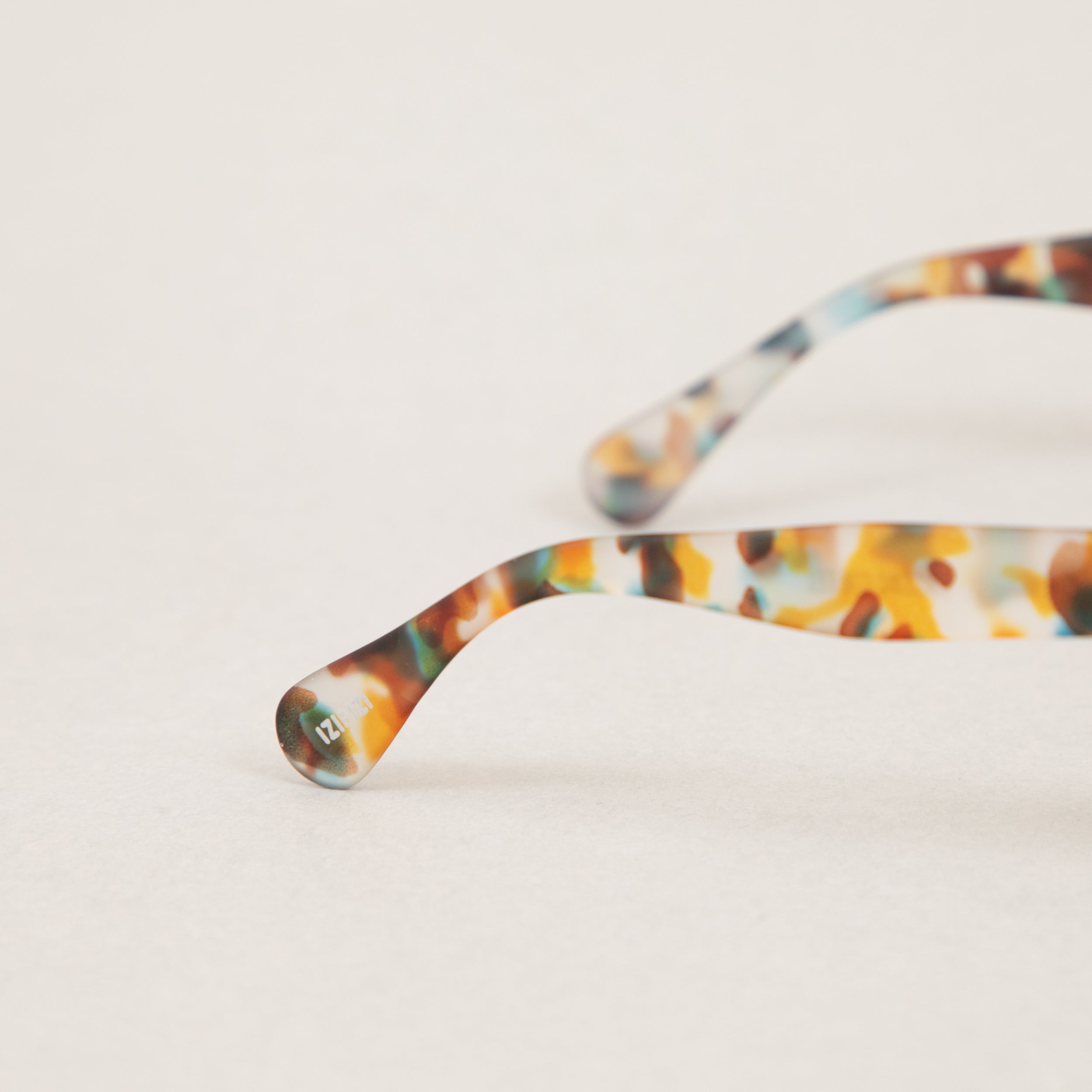 #C The Retro Sunglasses in BLUE TORTOISEIZIPIZI - CACTWS