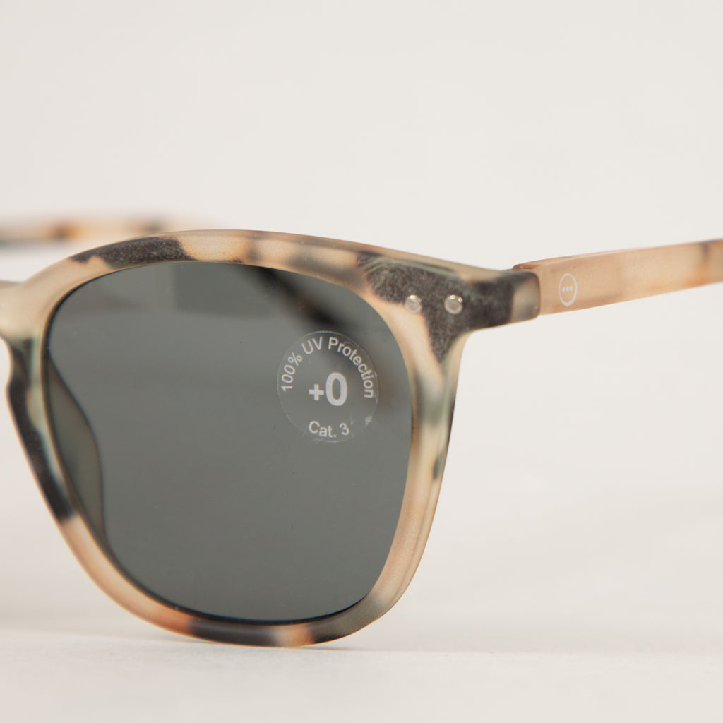 #E The Trapeze Sunglasses in LIGHT TORTOISEIZIPIZI - CACTWS