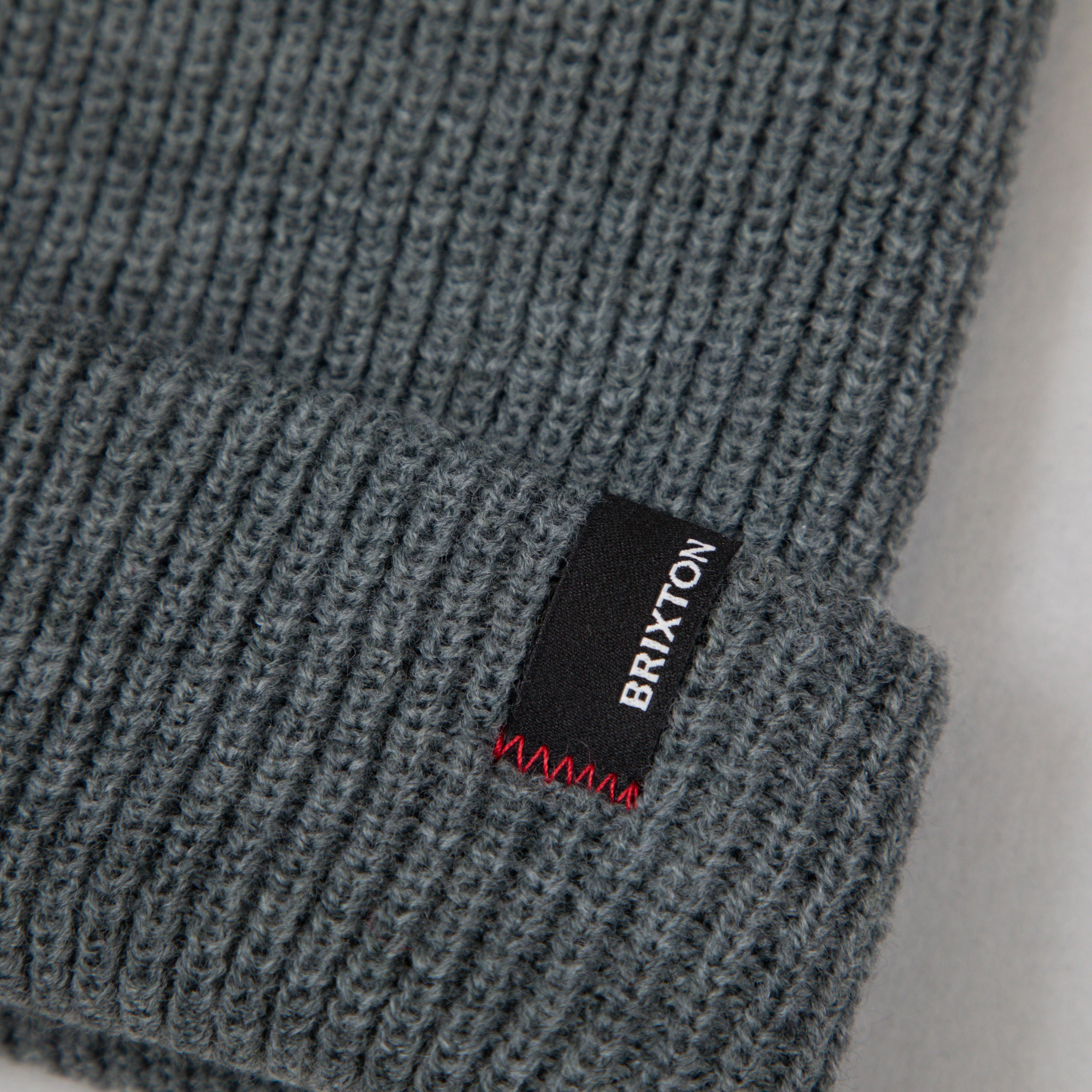 BRIXTON Heist Beanie in HEATHER GREY