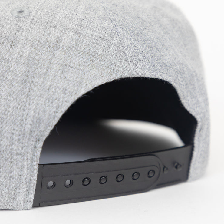 BRIXTON Alpha Square MP Snapback in HEATHER GREY