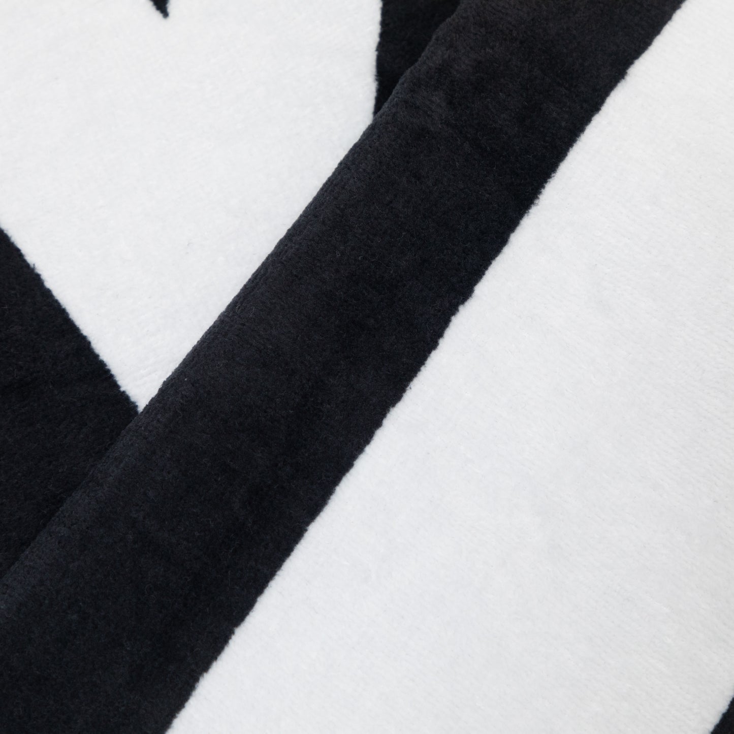 HURLEY Logo Stripe Towel in BLACK