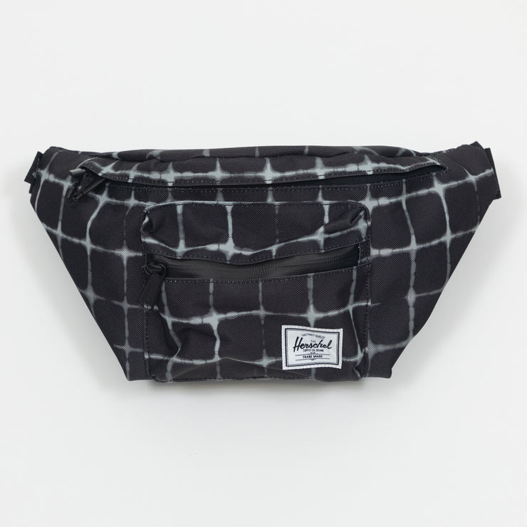 HERSCHEL SUPPLY CO. Seventeen Bum Bag in BLACK TIE DYE