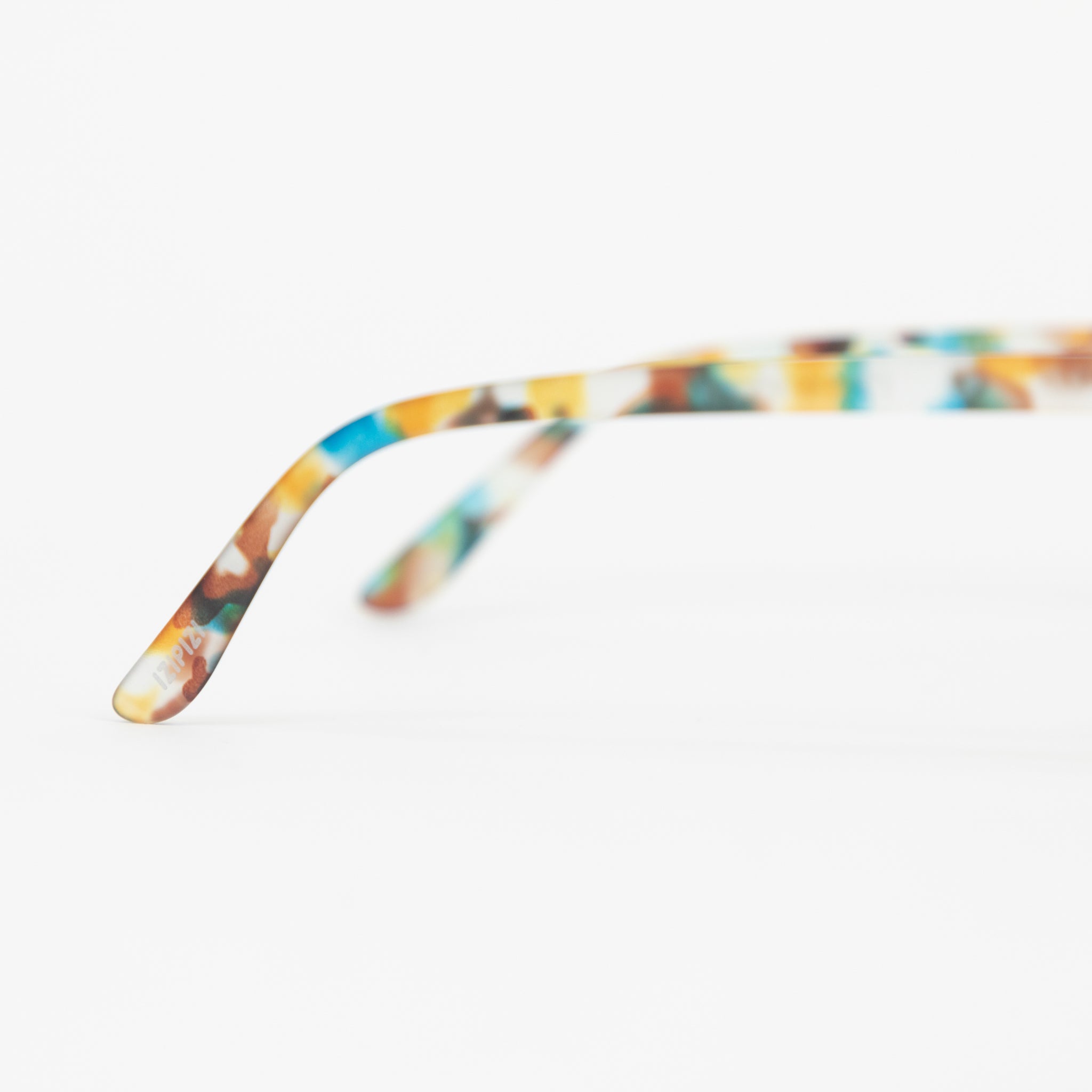 IZIPIZI #D The Iconic Round Sunglasses in BLUE TORTOISE