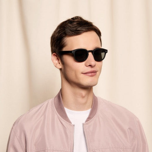 IZIPIZI #C The Retro Sunglasses in BLACK